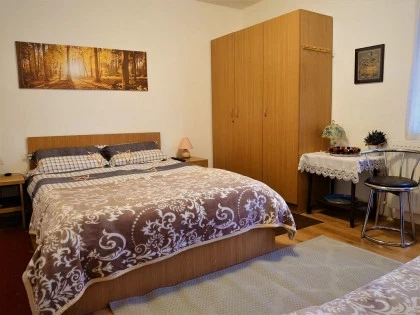 casa_Cerbului_Azuga_Dormitor.webp