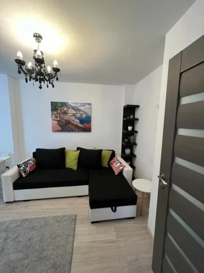 Living Apartament cu 2 camere